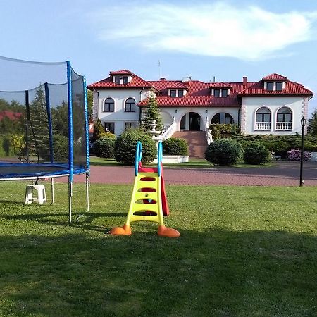 Pod Lwami Hotel Błonie Eksteriør billede